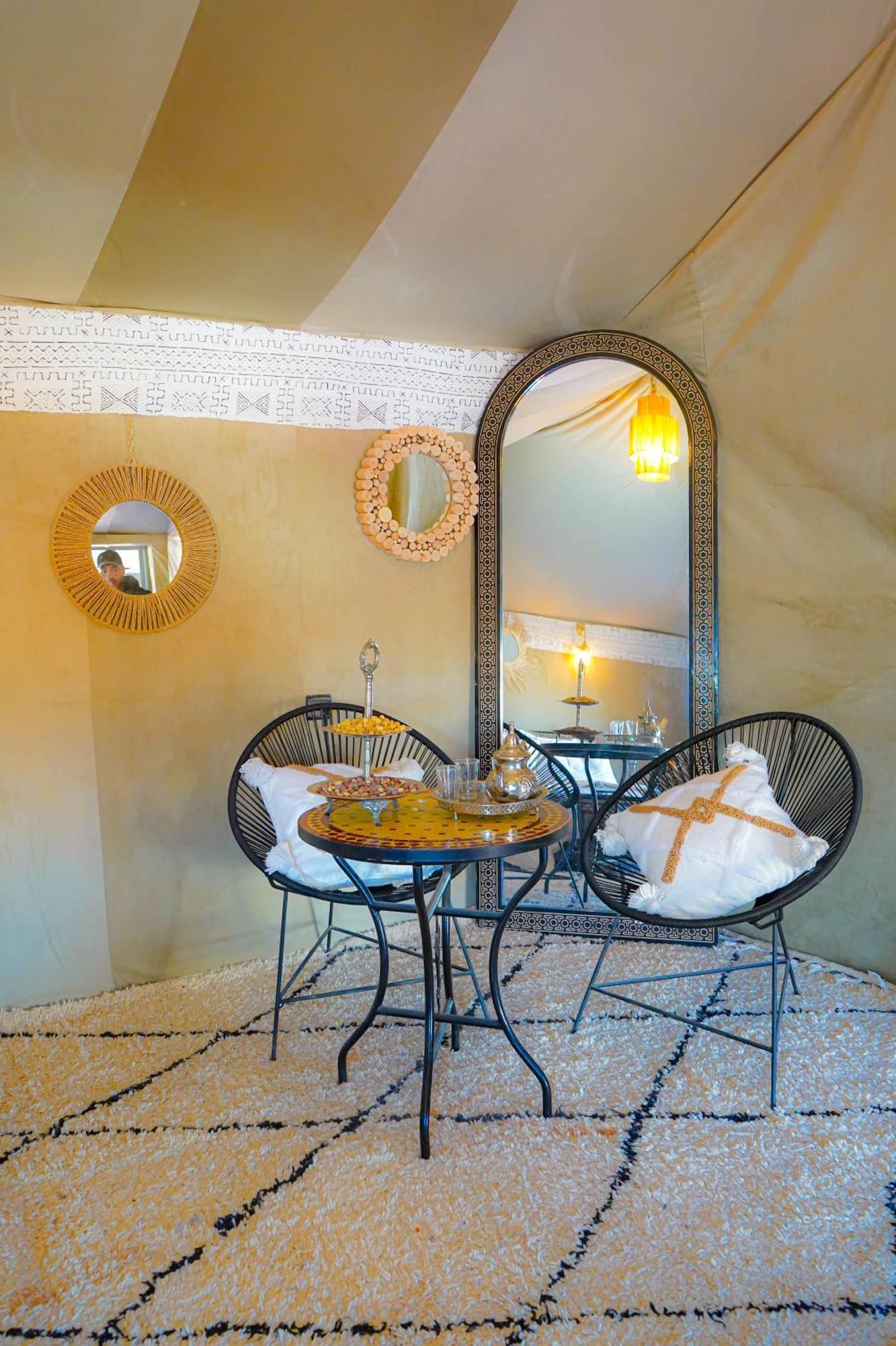 Young Luxury Camp Merzouga Buitenkant foto