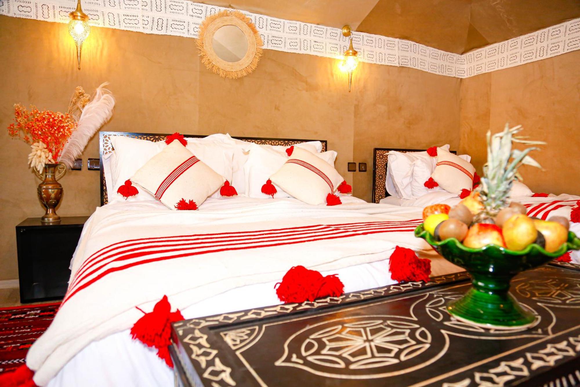 Young Luxury Camp Merzouga Buitenkant foto